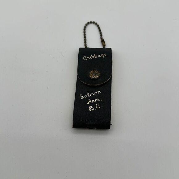 Vintage Miniature Cribbage Board‎ Key Chain Missing pegs Salmon Ann B.C Rare - Picture 1 of 4